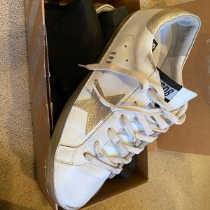 NEVER WORN Golden Goose gold Superstar, size 39